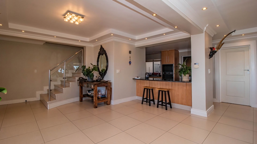 To Let 4 Bedroom Property for Rent in Camps Bay Western Cape